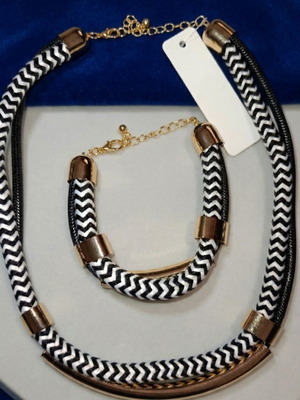 Necklace and bracelet set new with tag