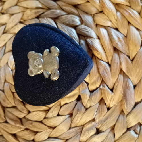 Small vintage jewelry box like new