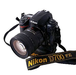 Φωτογραφική Μηχανή Nikon D700 & Φακός Nikon 24-120mm & Τροφοδοτικό Μπαταρίας Nikon