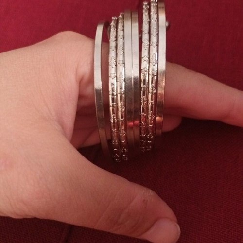 Bracelet set 8 pieces new, handcuff style