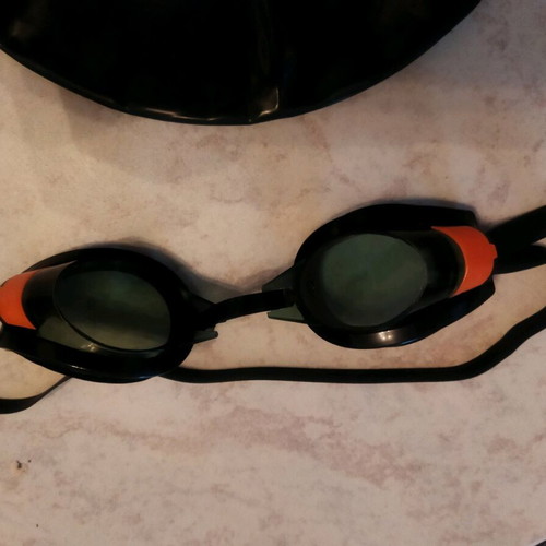 Tecnopro Swimming Cap like new with swimming goggles gift