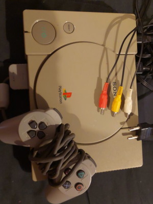 PlayStation 1 чипиран употребяван конзола