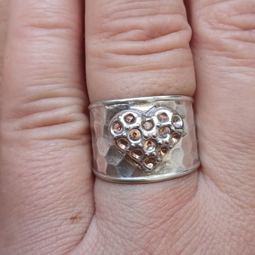 Ray-Ban hammered 925 silver ring with heart design
