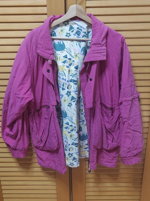 Vintage oversized jacket fuchsia color with printed lining used