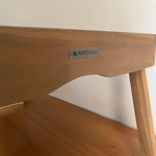 Wooden tray with stand like new, ideal for food or laptop