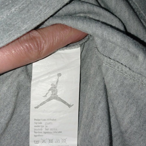 Jordan teen t-shirt like new, grey, size L
