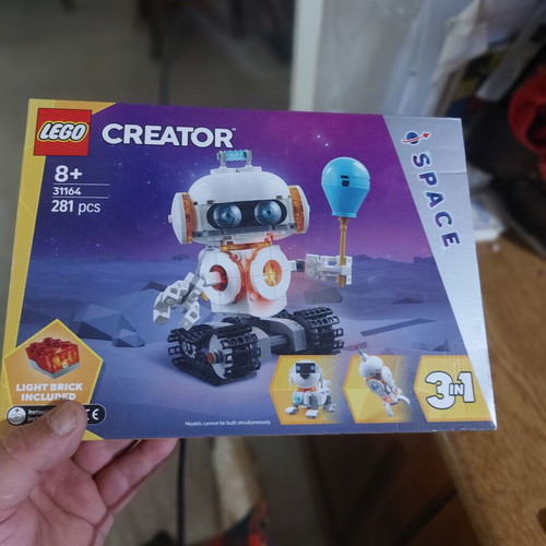 Lego Creator Space Robot 281 pieces new for 8+ years