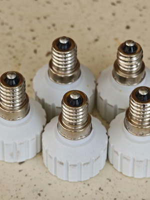 E14 to GU10 Conversion Socket Pack of 5 Like New