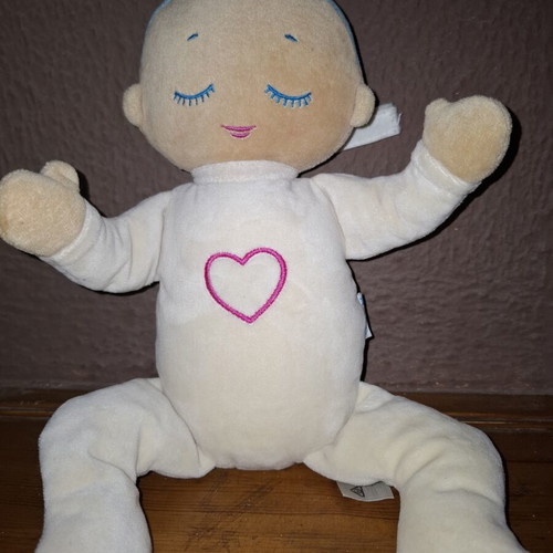 Doll with white sound like new, battery operated