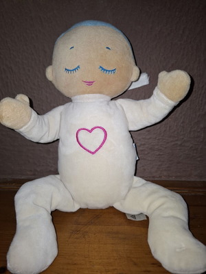 Doll with white sound like new, battery operated