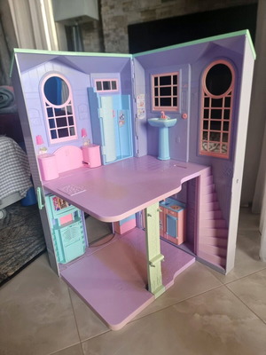 Barbie σπίτι πτυσσόμενο μεταχειρισμένο, κουκλόσπιτο με φθορές