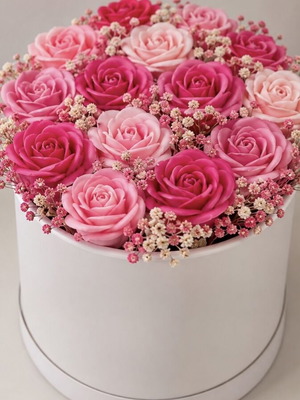 Bouquet with roses, customizable scent and color