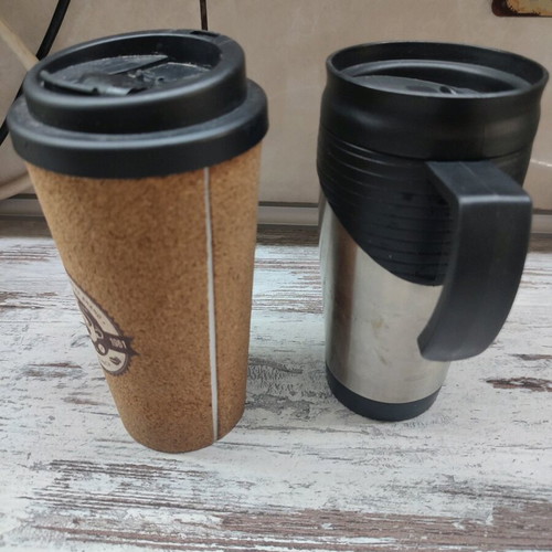Set of 2 used cups, plastic and thermos, Jumbo brand