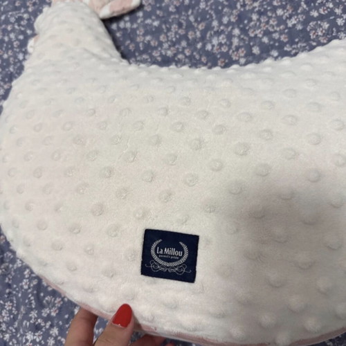 La Millou chicken nursing pillow
