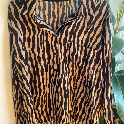 Mango shirt like new, 100% viscose, size M
