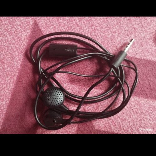 Sony headphones with free Nokia headphones new