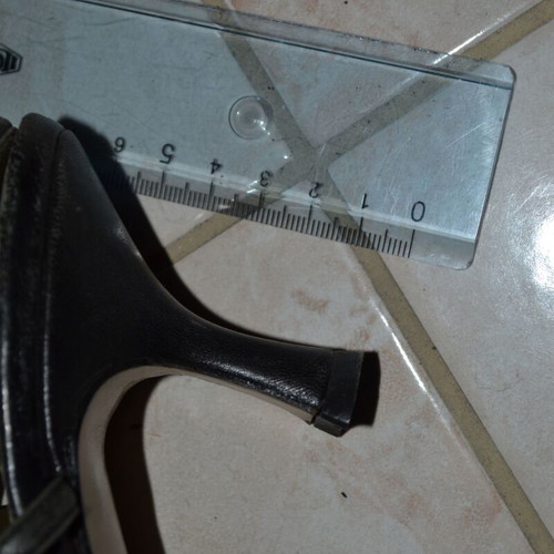 Kollias black leather pumps like new unworn