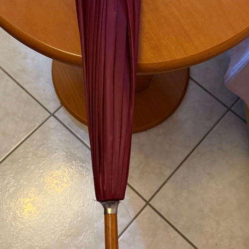 Susina umbrella like new with wooden handle and gold details