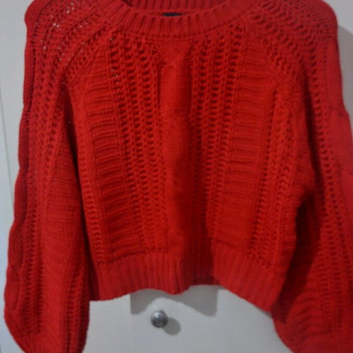 Knit sweater used with puff sleeves, size M