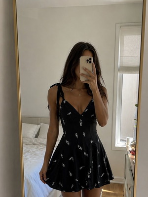 Zara dress new with embroidered flowers black and white