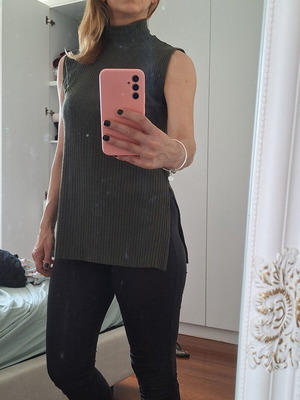 Zara long top with side opening size S green like new
