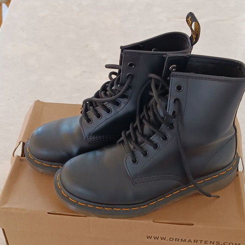 Dr. Martens 1460 black boots size 38 like new