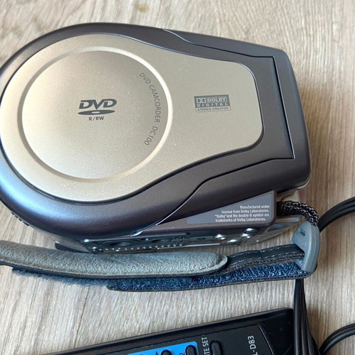 Canon DC100 MiniDVD Camcorder like new with remote and original accessories