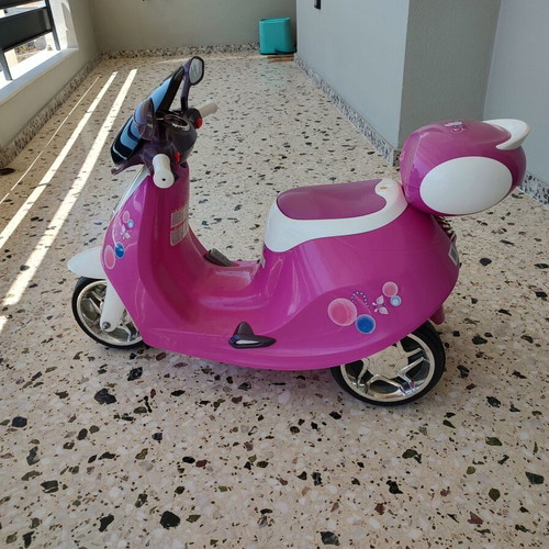 Electric children's tricycle motorcycle like new