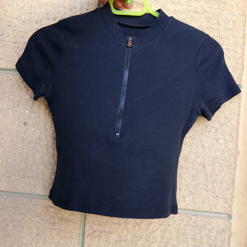 Long-sleeve crop top size S, black and blue