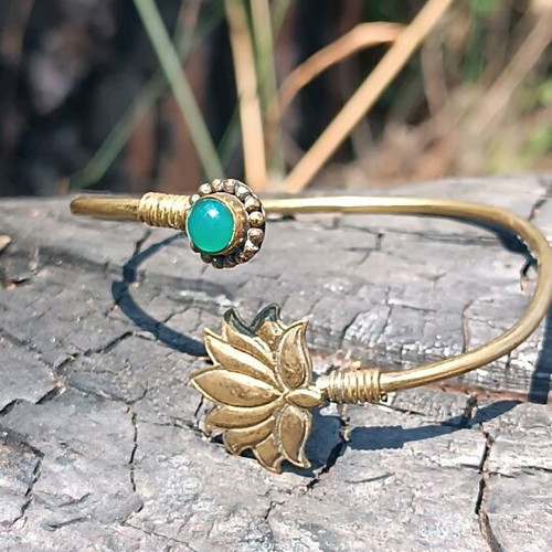 Brass bracelet with aventurine new, adjustable size