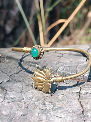 Brass bracelet with aventurine new, adjustable size