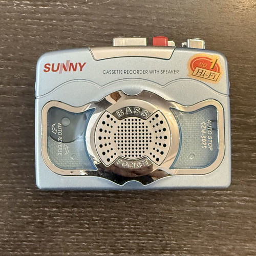 Walkman Sunny new with cassette problem, needs headphones
