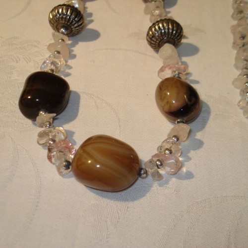 Long necklace with onyx stones in various colors 135cm like new