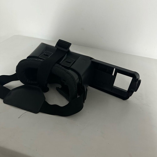 Virtual Reality Device like new with minor wear