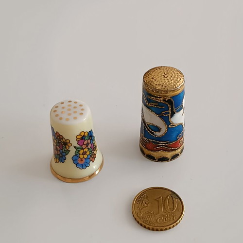 Thimbles like new, set of 2 porcelain miniatures