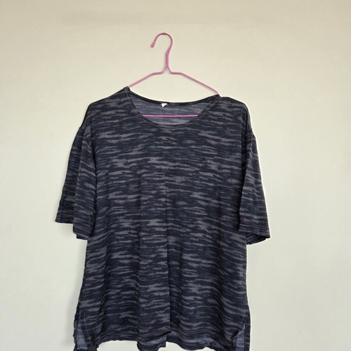 Women's blouse like new, black and grey, size XL