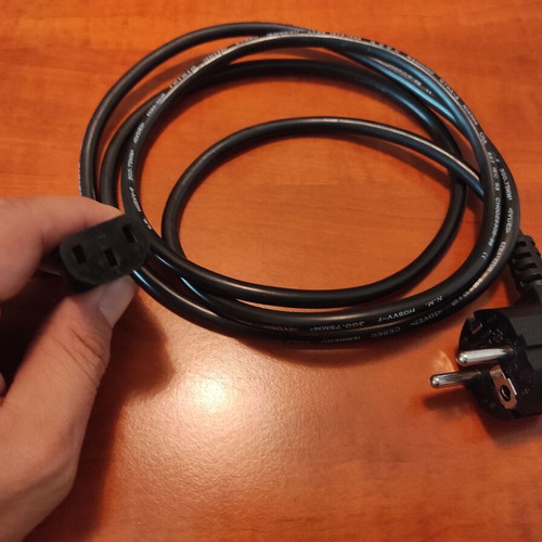 Volex M2511A power cable like new with IEC C13 and Schuko connectors