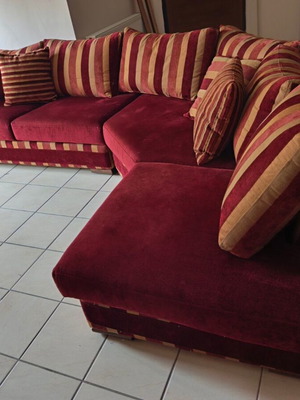 Abourdiadis Sofa like new