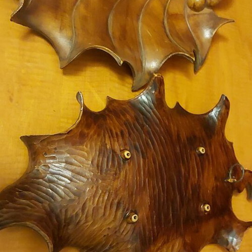 Wooden decorative plates like new, leaf-shaped