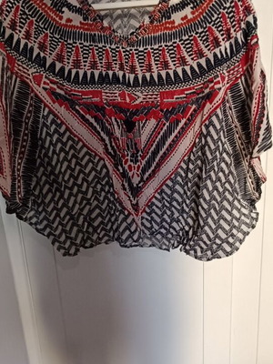 Kaftan beach shirt medium size with batwing sleeves and rhinestones like new