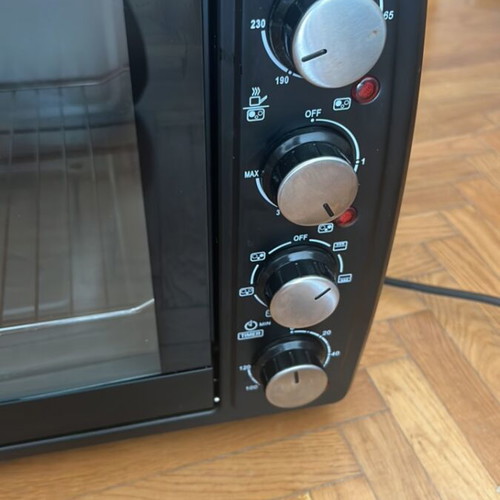 Felix oven with three burners like new