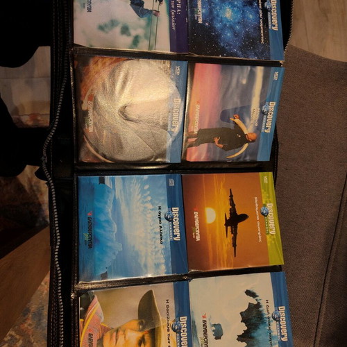 Documentary VCDs used, pack of 200 with case for 160