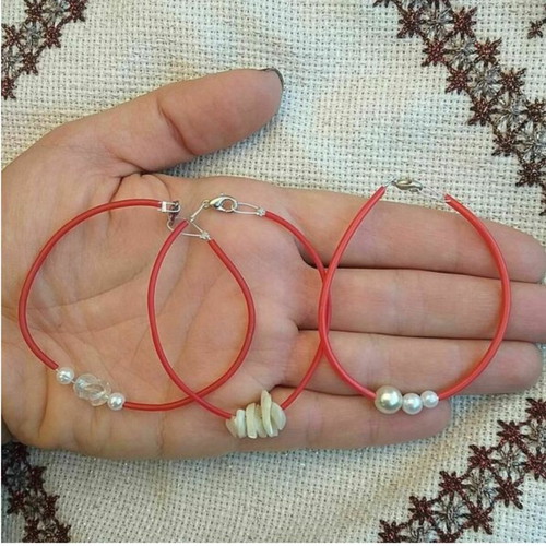 Martis Bracelets new, set of 3 red with white beads