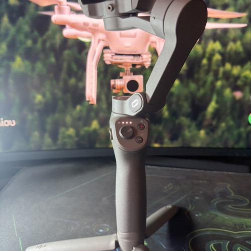 DJI Osmo Mobile 3 Combo gimbal like new
