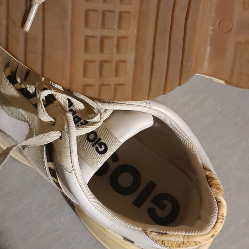 Gioseppo athletic shoes size 37 very good condition