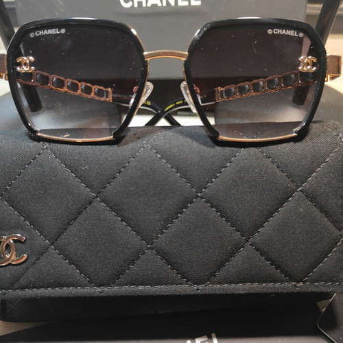 Chanel A95105 X09962 sunglasses new, black and gold