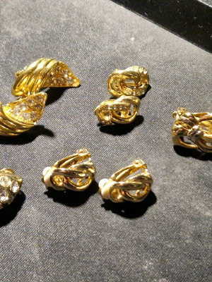 Set of faux gold earrings new