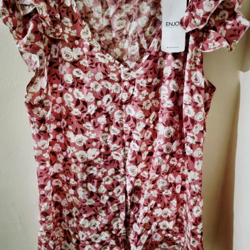 Pink floral blouse with ruffle sleeves new with tags