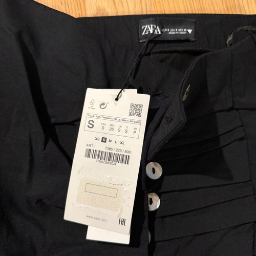 Zara mini skirt new with high waist and mother-of-pearl buttons black