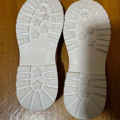 Seastar women's athletic shoes new with flowers size 38 white